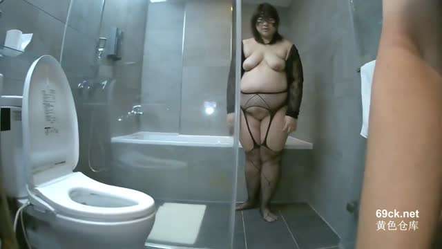 被攝影師無套插入了#白虎#骚逼#人妻#母狗#性交