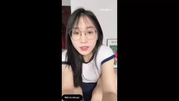 高端1v1_平台极品反差眼镜妹可爱一对一,_顶级身材_腿无敌