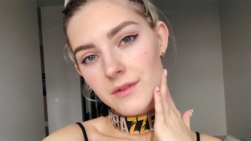 【欧美】小骚货被猛肏深喉,最后大量颜射