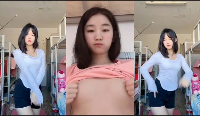 湖北咸宁职业技术学院【刘欣瑶】同学眼中的乖乖女实则已被开发调教成母狗，还被曝曾在男厕所自慰