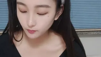 十柒学姐 学妹归来露脸直播,用小嘴伺候大哥鸡巴,让大哥疯狂草嘴表情好骚