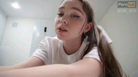 继妹做早饭时,一口精液喷了出来。